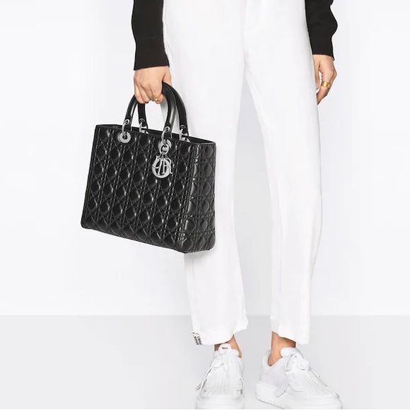 Dior: Lady Dior Charms Patent Enamel Cannage Lambskin Shoulder Handbag (Black) - Picture 4 of 16